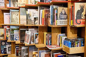 À Bayonne, comme dans de nombreuses villes d'Aquitaine, les libraires indépendants s'organisent et proposent un service de commande en ligne et retrait sur place.