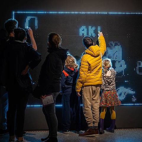 L'exposition Graphic waves est visible tous les jours sauf le lundi de 13h à 19h jusqu'au 15 novembre.